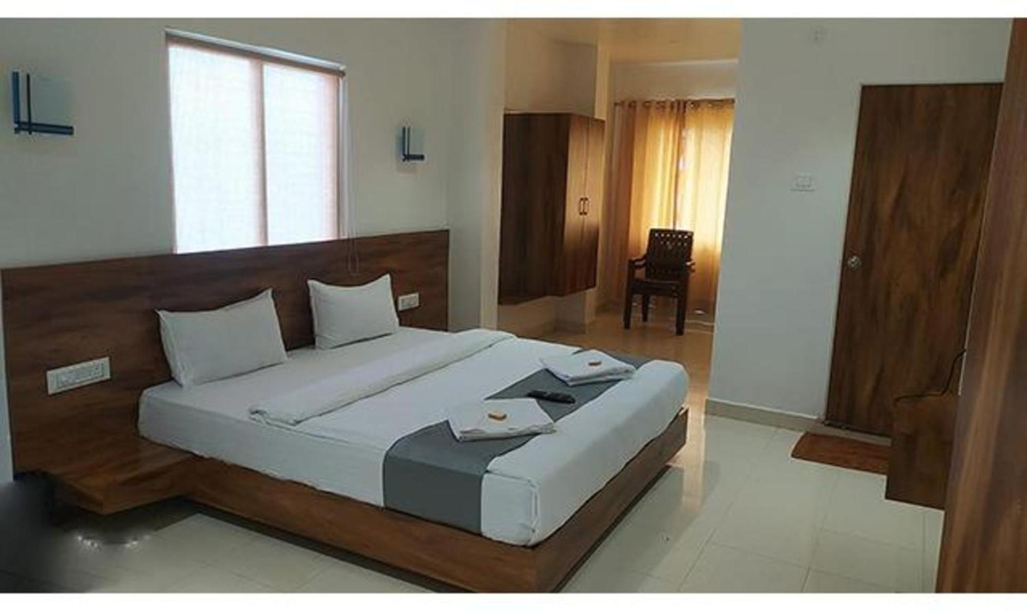 Fabhotel Omkar Pride Poona Buitenkant foto